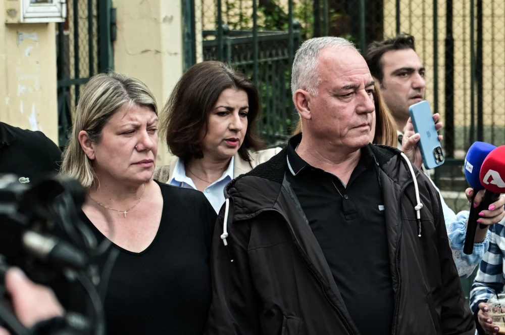 Γονείς Λυγγερίδη στο «Μανιφέστο»: Ούτε μια συγγνώμη από τη διοίκηση του Ολυμπιακού – Θέλουμε καταδικαστική απόφαση για τους πέντε παράγοντες της ΠΑΕ Γονείς Λυγγερίδη στο «Μανιφέστο»: Ούτε μια συγγνώμη από τη διοίκηση του Ολυμπιακού – Θέλουμε καταδικαστική απόφαση για τους πέντε παράγοντες της ΠΑΕ