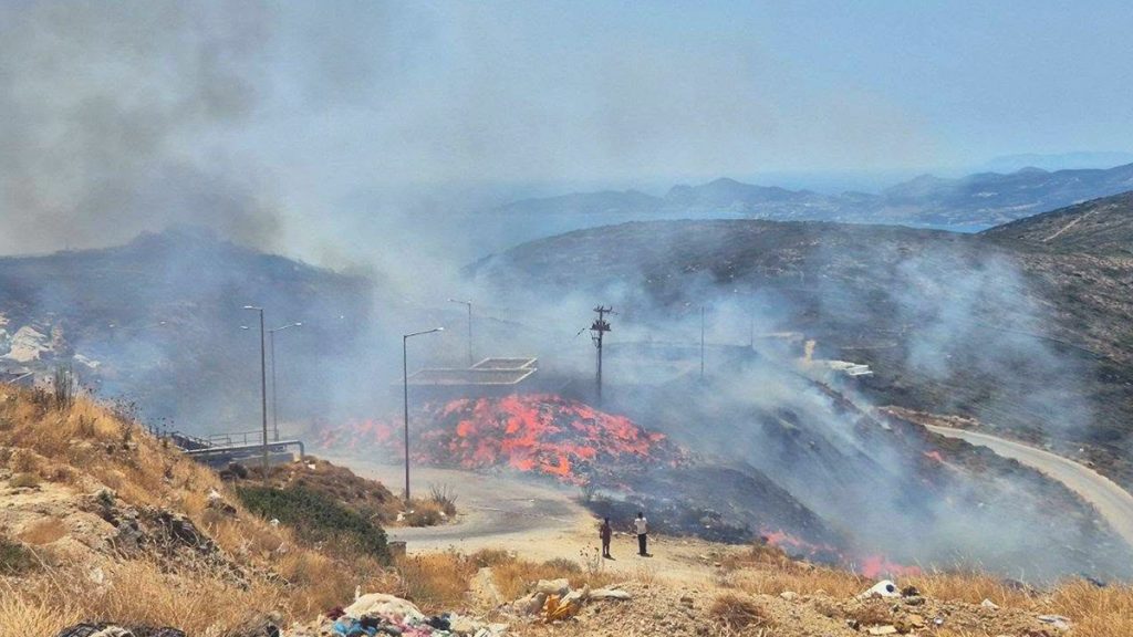 Πάρος: Στον εισαγγελέα Δήμαρχος και Αντιδήμαρχος για τη φωτιά στον ΧΥΤΑ