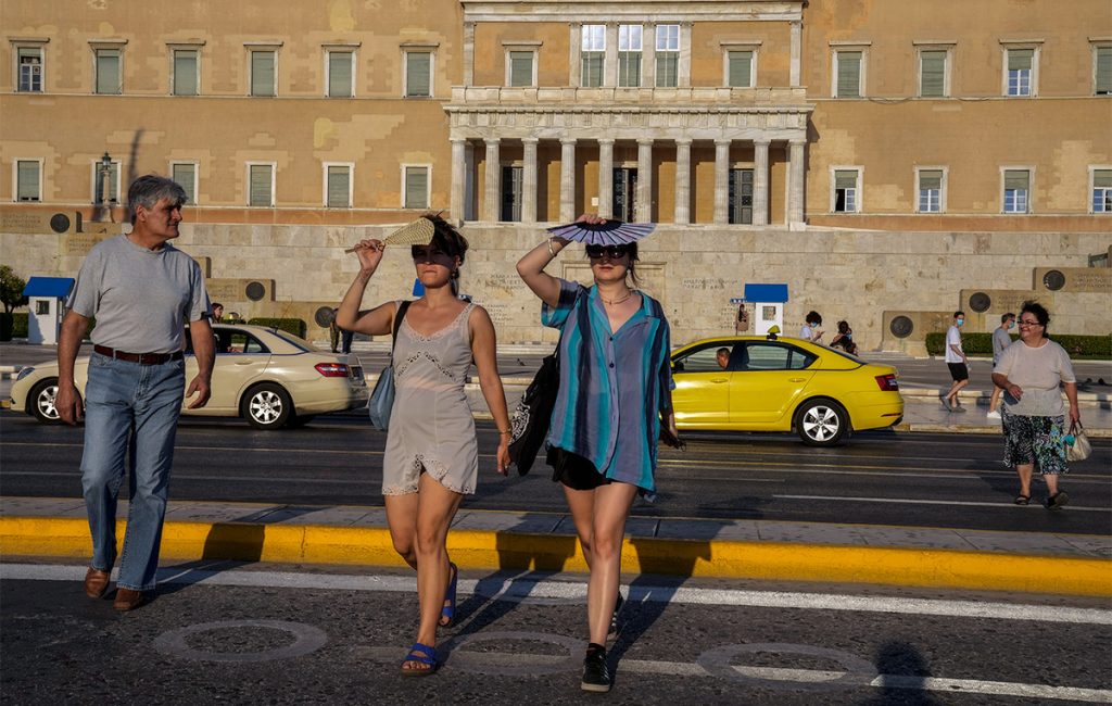 Τα συμπτώματα της ηλίασης και της θερμοπληξίας – Η Ελληνική Πνευμονολογική Εταιρεία δίνει οδηγίες για τον καύσωνα