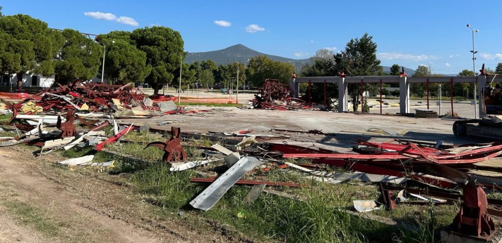 Τραγωδία στο εργοτάξιο της ΠΕΛ στη Λαμία: 59χρονος εργαζόμενος, πατέρας τριών παιδιών, έχασε τη ζωή του μετά από πτώση Τραγωδία στο εργοτάξιο της ΠΕΛ στη Λαμία: 59χρονος εργαζόμενος, πατέρας τριών παιδιών, έχασε τη ζωή του μετά από πτώση