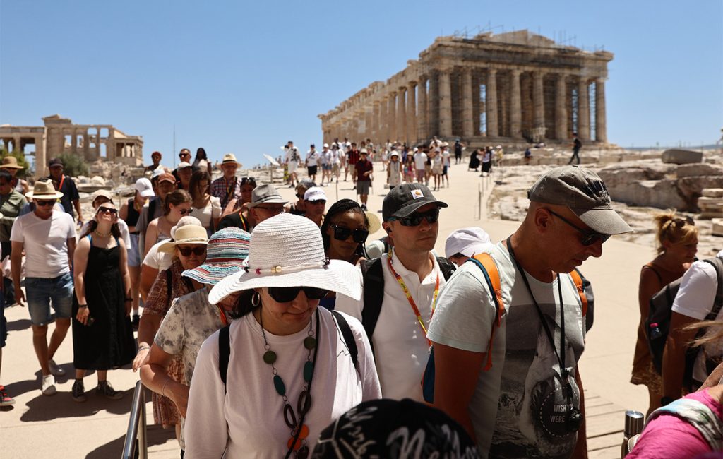 Ακραία ζέστη: Οι 33 παθήσεις που «εκτοξεύονται» στα επείγοντα – 560 εκατ. παιδιά σε θερμικό στρες