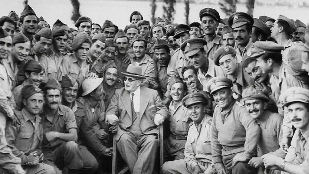 30 Αυγούστου 1949: 77 χρόνια από την κατάληψη της κορυφής Κάμενικ και τη λήξη του Εμφυλίου, γιατί ο ελληνικός στρατός δεν εισέβαλε στην Αλβανία