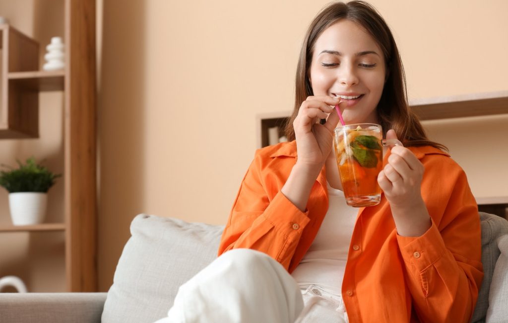 Ξεχάστε τους μύθους των «detox» τάσεων – Αυτά είναι τα 5 καλύτερα ροφήματα για το συκώτι