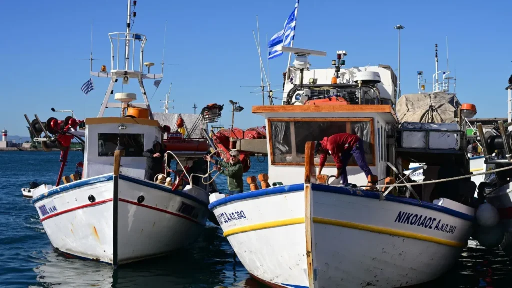 Διπλασιάζεται η επιδότηση αλιευτικού πετρελαίου έως 32 λεπτά το λίτρο – «Έρχονται» επιπλέον μέτρα Διπλασιάζεται η επιδότηση αλιευτικού πετρελαίου έως 32 λεπτά το λίτρο – «Έρχονται» επιπλέον μέτρα