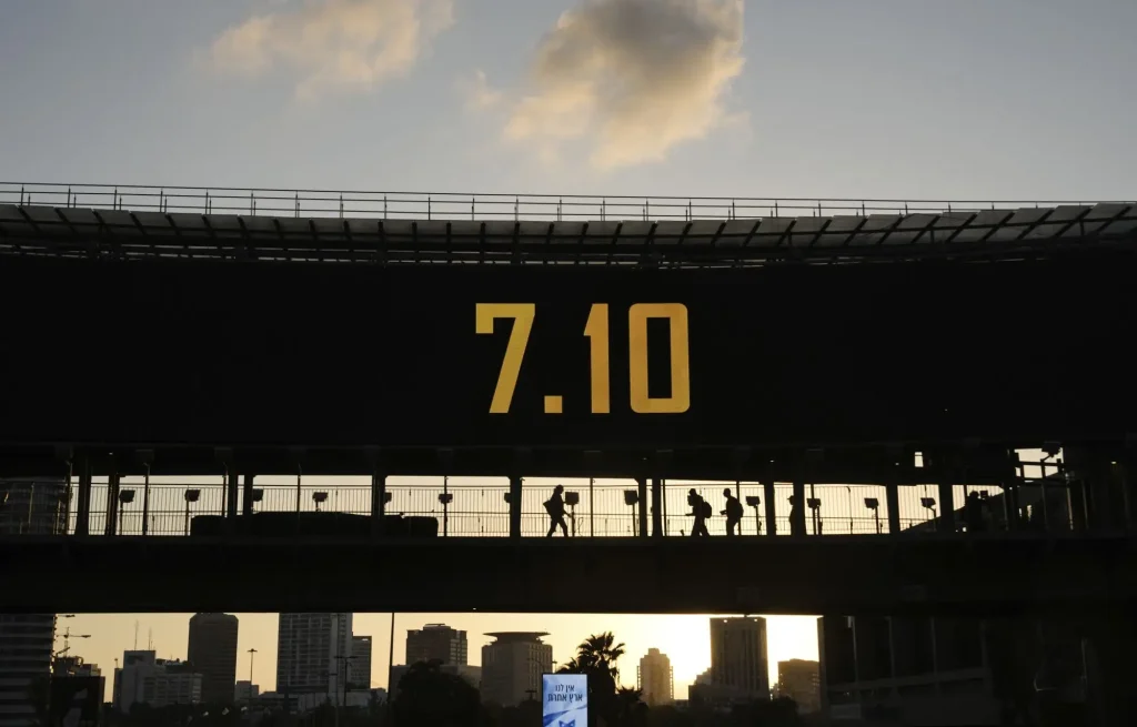 Τρία χρόνια από τη σφαγή της 7ης Οκτωβρίου στο Ισραήλ: Οι θηριωδίες της Χαμάς στα κιμπούτς και το λουτρό αίματος στο φεστιβάλ Supernova