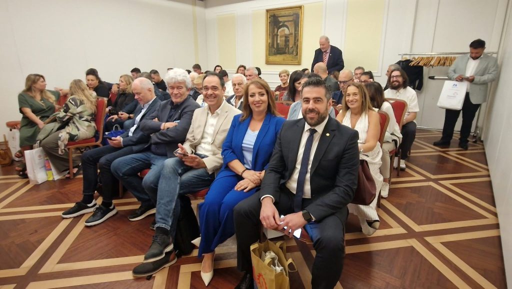 Προοπτική αεροπορικής σύνδεσης Αγχιάλου-Σαλέρνο Προοπτική αεροπορικής σύνδεσης Αγχιάλου-Σαλέρνο
